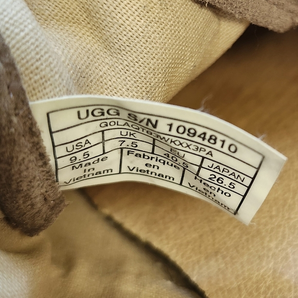 UGG Australia Milo Suede Lace up Sneaker Womens Size 9.5 - Picture 5 of 6